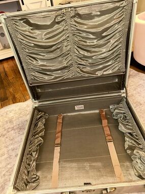 Samsonite Cream Train Case with Gold Hardware